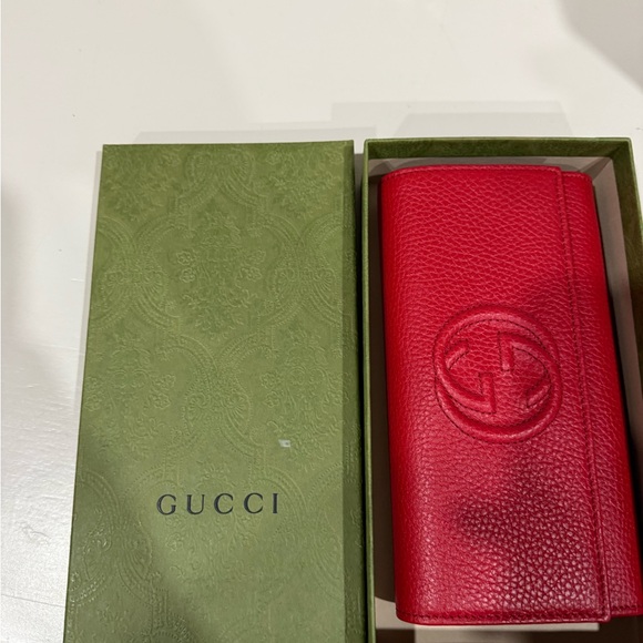 Gucci Red Pebbled Leather Wallet with Embossed Logo - Picture 10 of 12